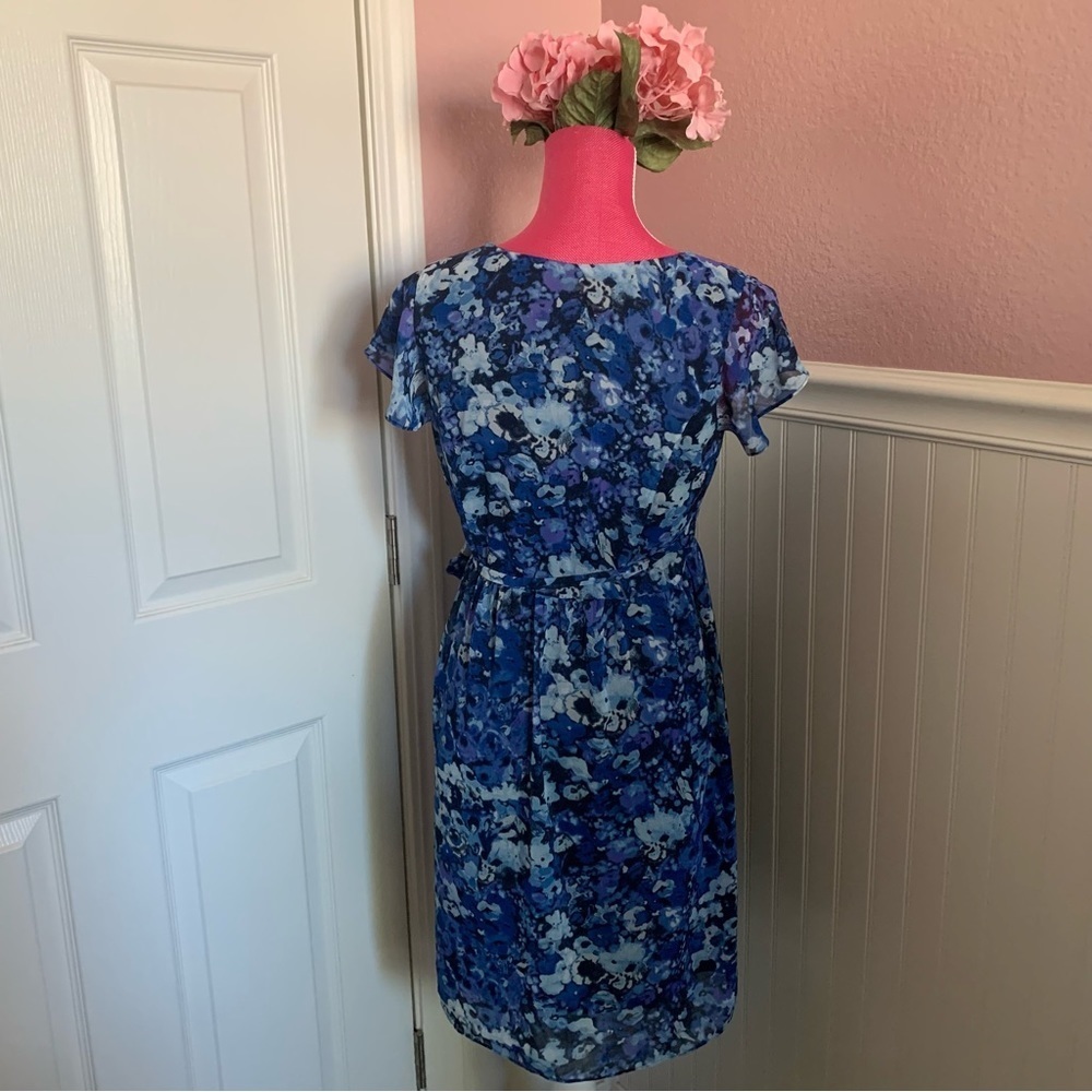 Blue Flowered Net Wrap-Type Dress, never worn, V-neck, size 6 - Picture 5 of 6